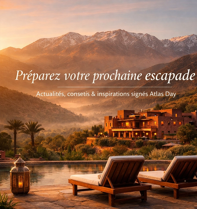 Vue panoramique hôtel Atlas Day Azilal avec montagnes et terrasse exclusive au coucher du soleil